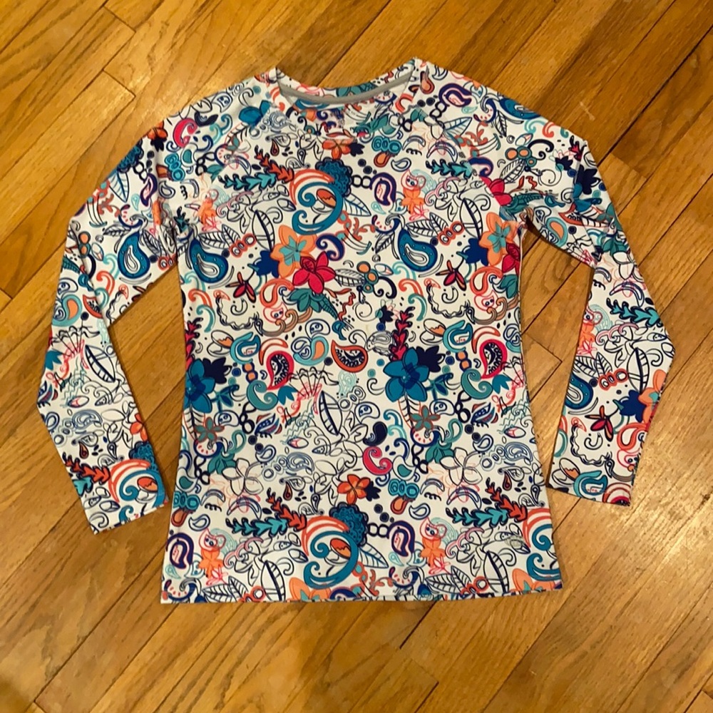 Reel Legend woman’s loose fitting rashgaurd sunshirt in size Small